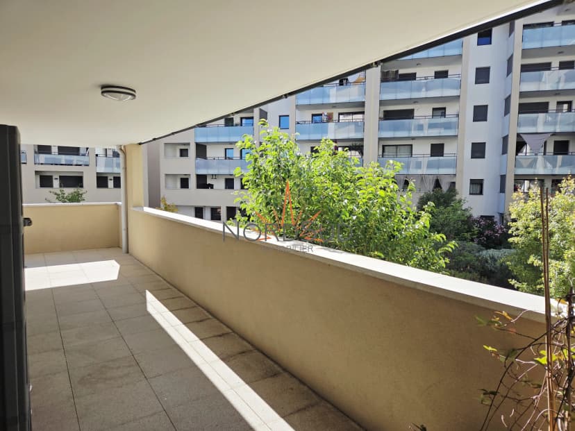 thumbnail of estate's photo