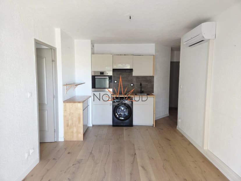 thumbnail of estate's photo