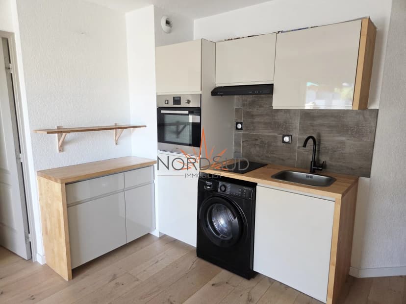 thumbnail of estate's photo