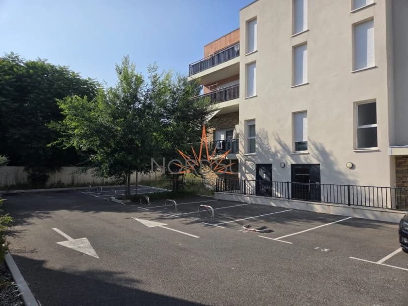 thumbnail of estate's photo