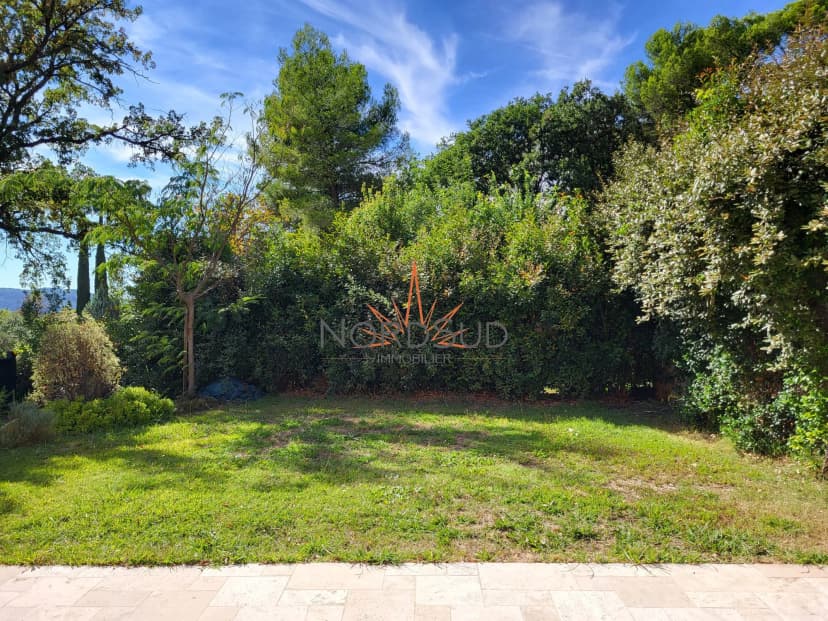 thumbnail of estate's photo