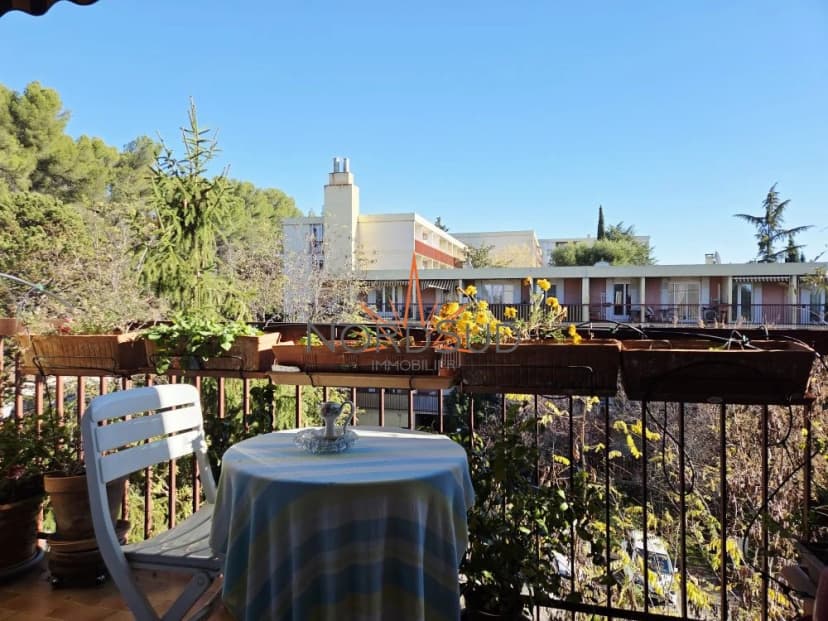 thumbnail of estate's photo