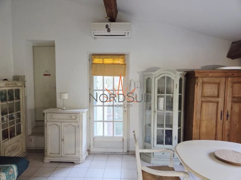 thumbnail of estate's photo